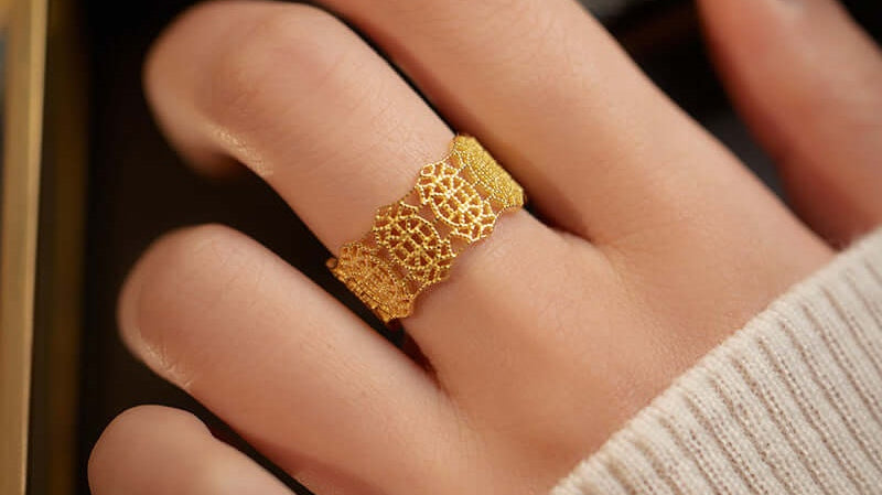 Kaitlan Collins: Finding Balance at the Beach